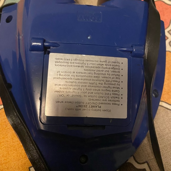 Retro Vintage TomyTronic 3D Japan Handheld Game - Picture 6 of 7